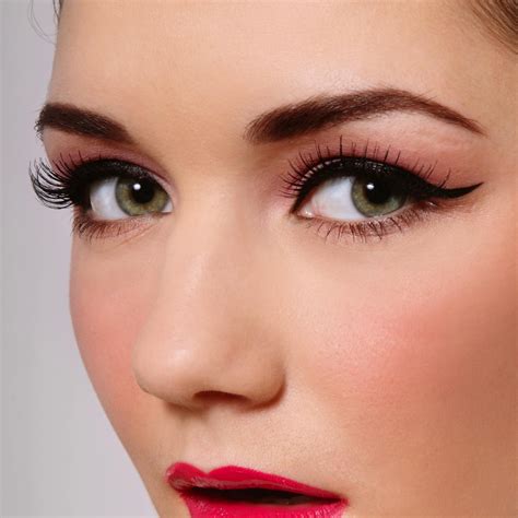 Half Magic Beauty Eyeliner: The Ultimate Tool for Eye Enchantment
